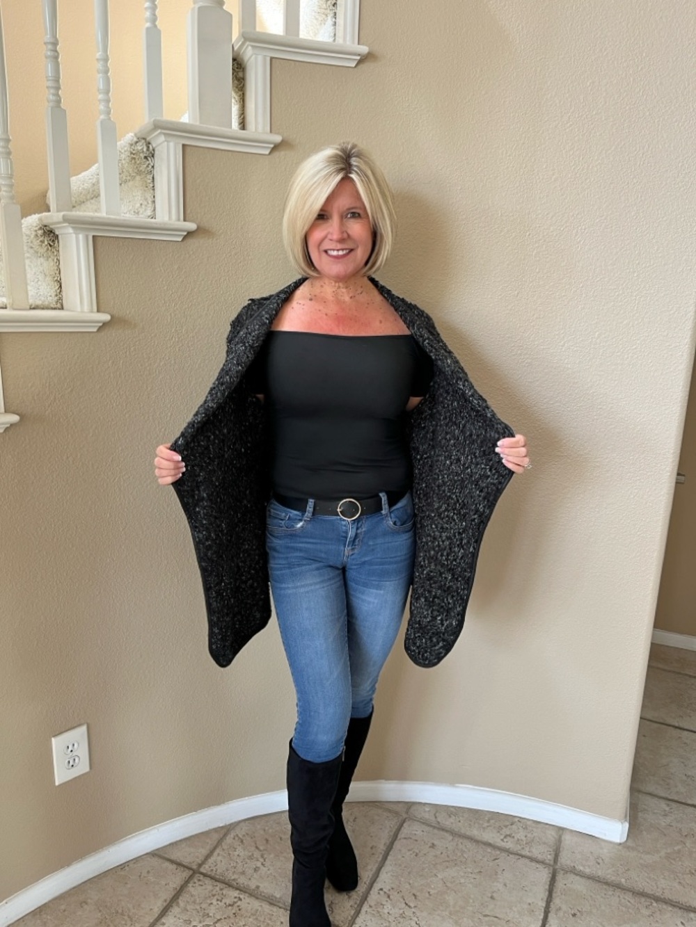 Wool Blend Women's charcoal Open  Front sweater jacket.
Sz 12
CozyRelaxed fit